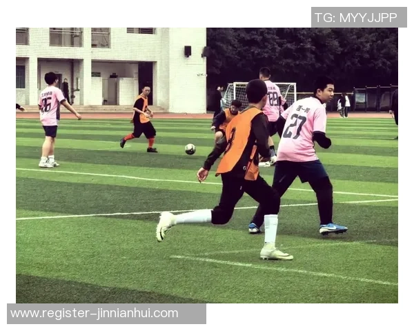 足球的魅力与激情初中生眼中的绿茵场梦想与奋斗的交织