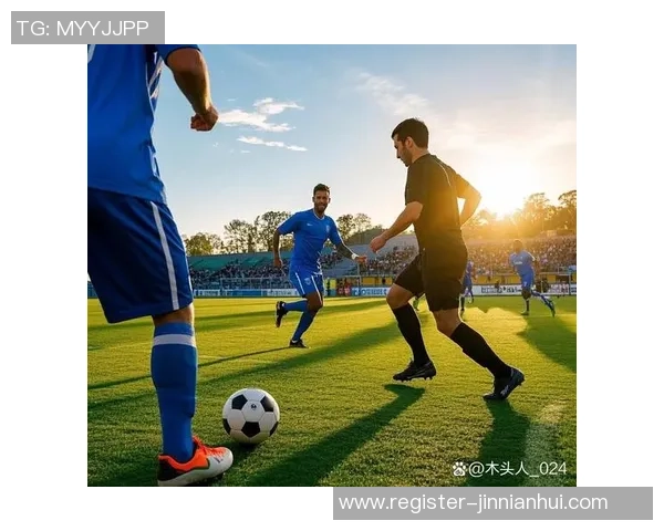 足球袜帅哥在赛场上遭遇意外挑战展现不屈精神与团队合作的故事